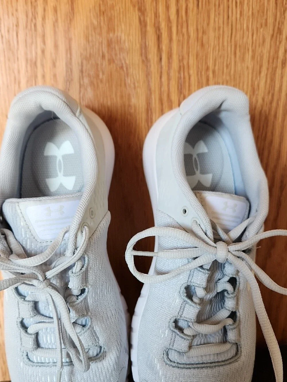 Under Armour Women's Light Gray Athletic Lace-Up Trainers